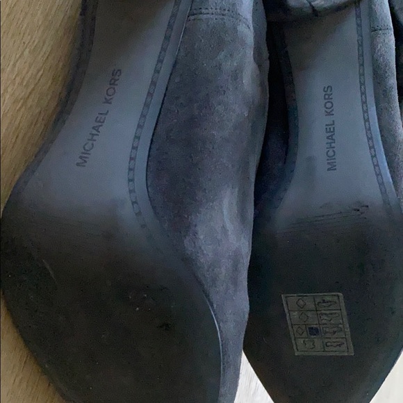 Michael Kors Grey suede ankle booties size 7/37 - Picture 4 of 6
